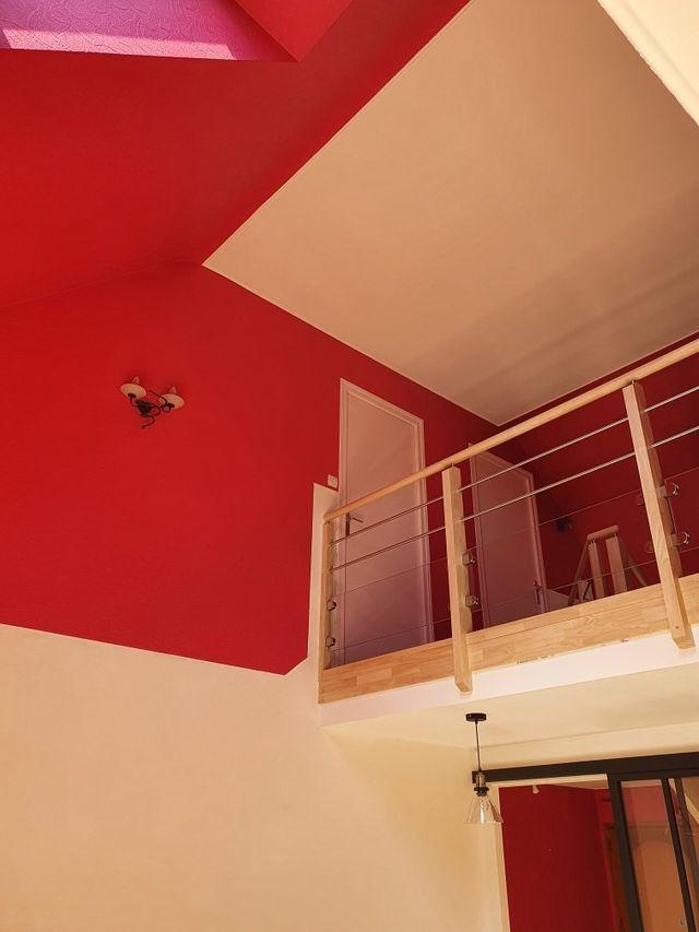 peinture décorative mur et plafond rouge